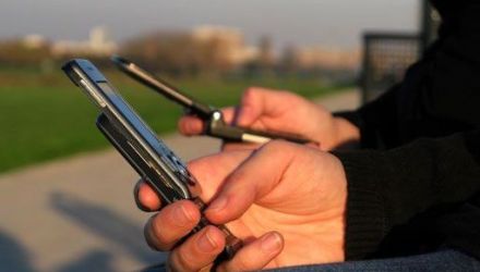 Astfel, tarifele pentru terminarea apelurilor naţionale urmează să scadă de la 4,1 cenţi USD/min. până la 1,53 cenţi USD/min. 