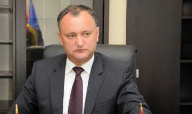  Într-o declaraţie a liderului socialiştilor, Igor Dodon, se menţionează că „trebuie de schimbat sistemul”.