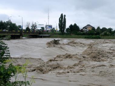 Fluxul în lacurile de acumulare pe râurile Nistru şi Prut este cu mult mai mic decât debitul la deversare