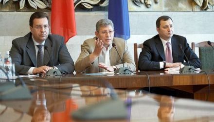 Deputatul comunist mai crede că vicedirectorul SIS nu a continuat investigațiile din cauza angajamentului său politic