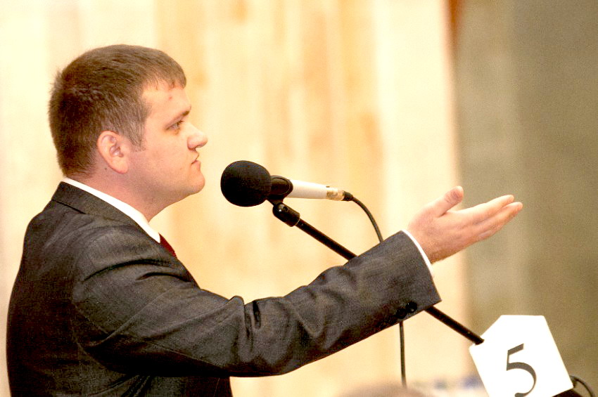 Liberalul Valeriu Munteanu susține că este terorizat de mass-media. 