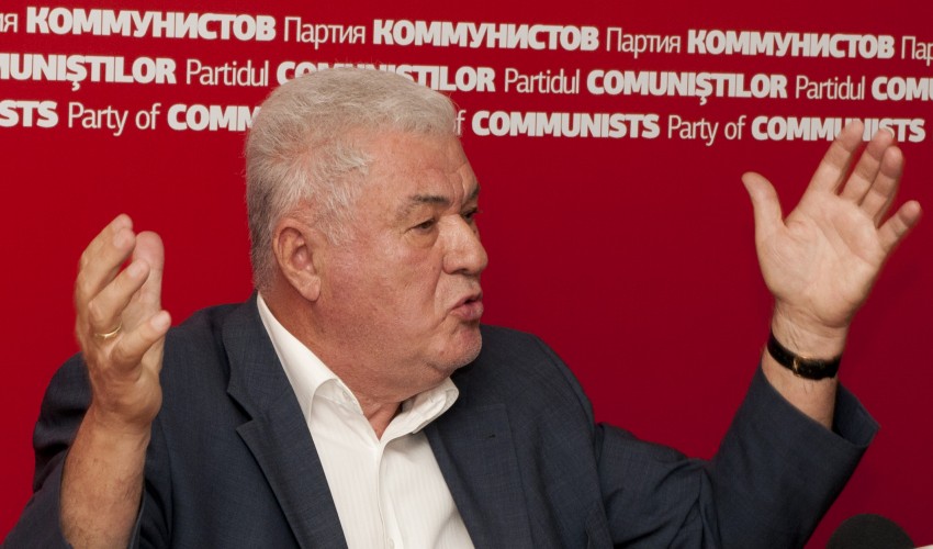 În timp ce deputații comuniști se contrazic în declarații, liberalii afirmă că deja lucrează oficial asupra unei astfel de legi.
