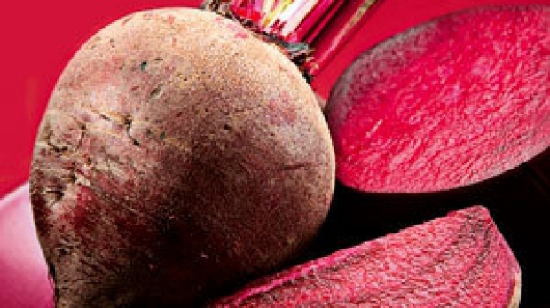 Consumat zilnic, sucul de sfeclă combate hipertensiunea arterială, susţin câţiva cercetători din Regatul Marii Britanii