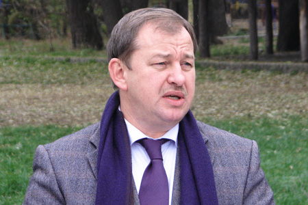 Шелина, активно борется с унионизмом и критикует действующую власть.
