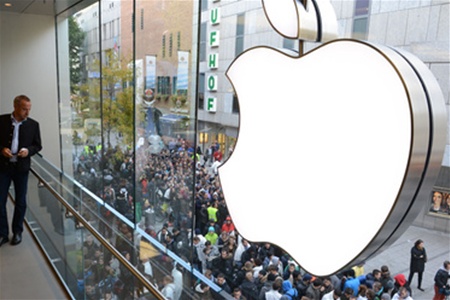 Акции Apple с сентября потеряли в стоимости свыше 27%.