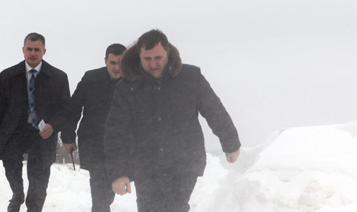 Вывод: премьера обманывают не только начальники по районам, но и представители правительства на территории.