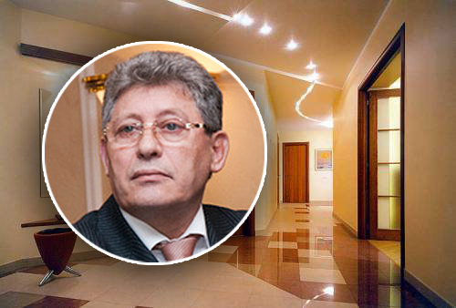 Михай Гимпу приобрел квартиру в жилом комплексе в самом центре Кишинева, ремонт квартиры выполнен на самом высоком уровне. 