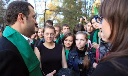 Филат признает, что в университете учился вполсилы.