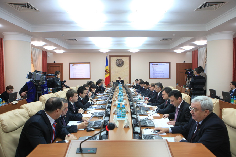 Руководство МВД, Агентства земельных отношений и кадастра и Государственной налоговой инспекции еще не опубликовало на своих сайтах декларации о доходах имуществе.