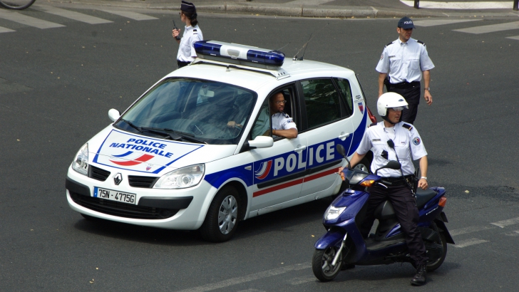 Brigada criminalistică a poliţiei judiciare pariziene a fost desemnată să se ocupe de anchetă.