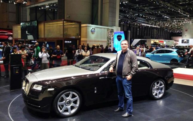Acesta chiar s-a fotografiat lângă noul model Rolls Royce şi a precizat că este primul cumpărător din Europa