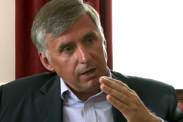 "Lucrurile se complică major, cel puţin un an de întârziere care ar fi fost pentru noi crucial în multe sensuri", a notat Ion Sturza.