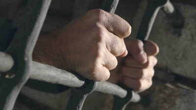  Инстанция приговорила молодого человека к 2,5 годам тюремного заключения за порочащие действия, а также препятствование исполнению праву голоса в регионе. Фото: 9-channel.com