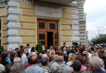 Asociatia veteranilor de razboi si locatarii blocului din strada Nicolae Sulac Nr.8,orasul Chisinau, protestează