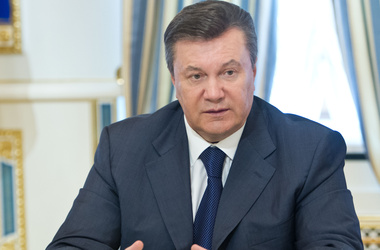 Янукович подписал закон о языках.