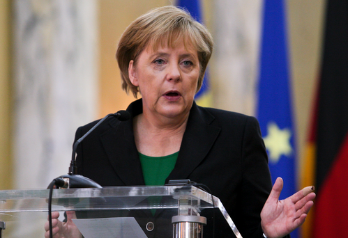 Pentru depăşirea cu succes a crizei financiare în Europa, Germania ar trebui să accepte emiterea de obligaţiuni europene comune sau să părăsească uniunea valutară.