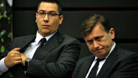 În opinia sa, România "s-ar putea confrunta cu doi ani de coabitare turbulentă, presupunând că Guvernul câştigă alegerile în noiembrie". 