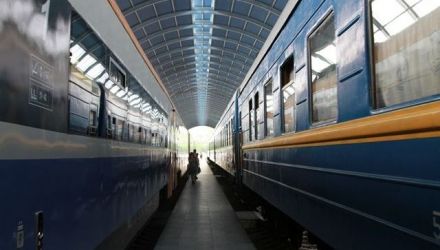 În procesul reviziei periodice pe sectorul tronsonului Cahul – Giurgiuleşti s-a depistat o alunecare a terasamentului căii la km 93 PC 3. Foto: jurnal.md