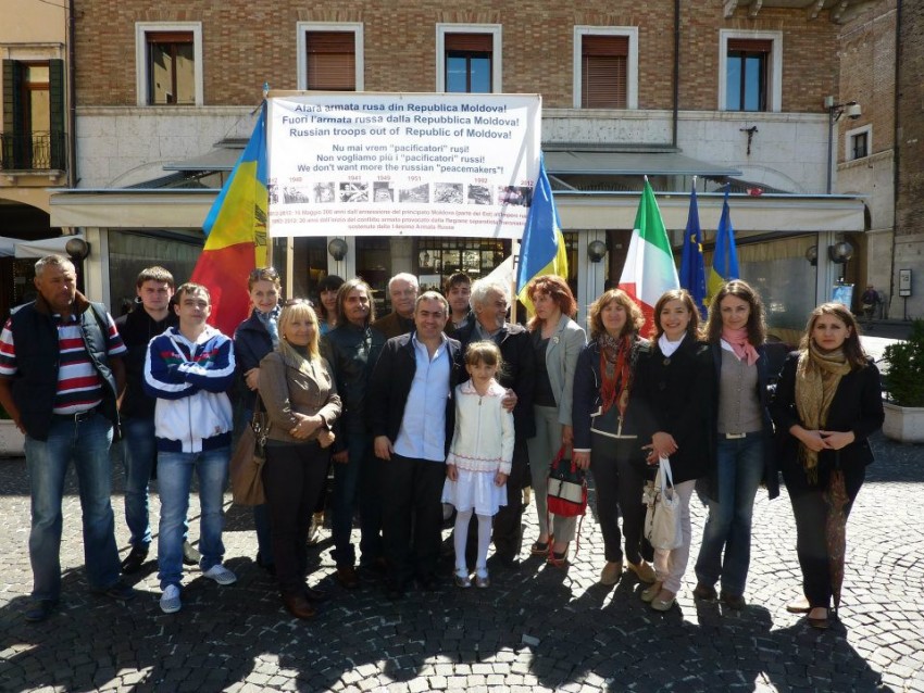 De asemenea, membrii asociației au organizat o expoziție de fotografii