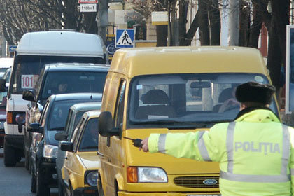 После страшного ДТП, в котором пострадали 17 человек в маршрутке, заговорили... об увеличении стоимости проезда в микроавтобусах.