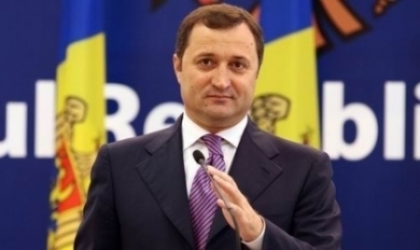 Mihai Ghimpu l-a acuzat pe Vlad Filat că a știut despre incidentul de la vânătoarea de la Fălești chiar pe 23 decembrie.