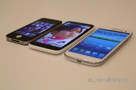 Roz sau nu, Galaxy S III ramane unul dintre cele mai interesante si performante modele ale acestui an. Foto: slashgear.com