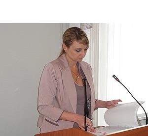 В 2013 году также предлагается увеличить ставки акцизного сбора на импортный бензин и газойль.