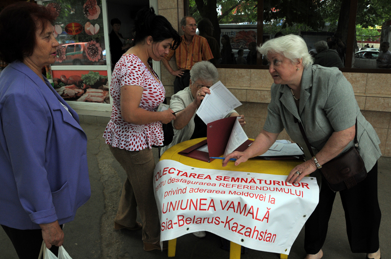 Potrivit organizatorilor, au fost colectate deja peste 50 mii de semnături.