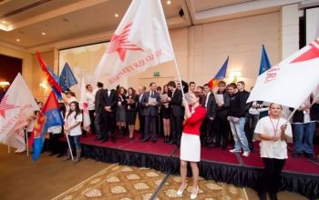 "Молодая гвардия" партии социалистов требует от министра Шляхтицкого аннулировать приказ о введении в школах страны предмета «История румын».