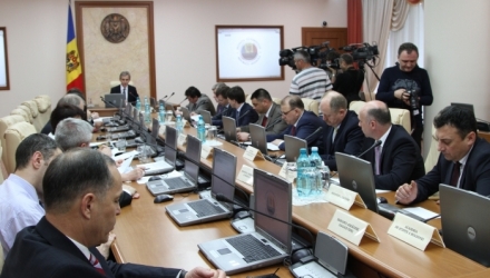 Tot astăzo, Guvernul a aprobat demisia viceministrului de Interne, Vasile Dragomir, care a deţinut şi funcţia de comandat al Trupelor de Carabinieri.