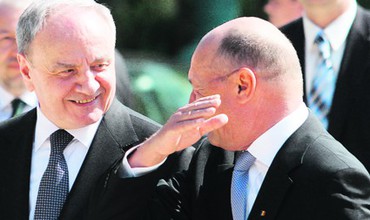 Liderul de la Chişinău ar trebui să fie mai ferm atunci când i se pun întrebări.