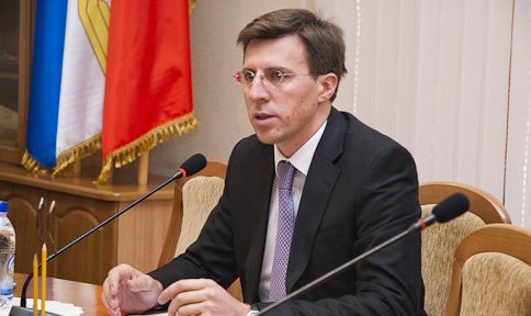 Местные избранники обвинили градоначальника Дорина Киртоакэ в том, что он защищает деятельность сотрудника мэрии, который не отвечает требованиям занимаемой должности.