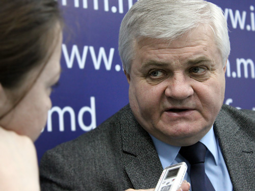 Întârzierea în adoptarea legilor denotă controverse în societate şi acest lucru nu poate să nu se reflecte şi în activitatea forţelor politice, inclusiv a celor din Parlament. 
