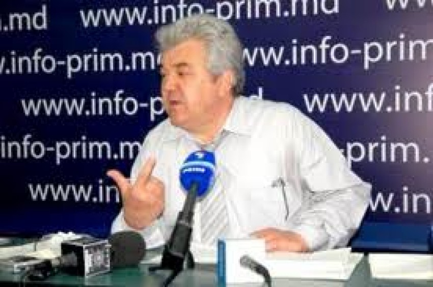 Ba mai mult, fostul director al SIS este sigur de faptul că în actualul Guvern sunt persoane care și astăzi servesc serviciilor secrete străine.