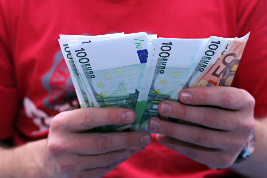 Отобраны советники были на основе конкурса в рамках 6,6-миллионного проекта ЕС и финансировании Программой развития ООН.