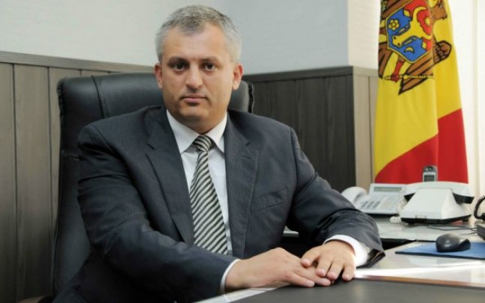 În context, Tamara Vicol a explicat de unde avea în geantă 32 de mii de lei, găsiți de angajații CNA în timpul perchezițiilor la domiciliu.