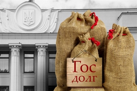 На одного жителя приходится 460 долларов государственного долга страны.