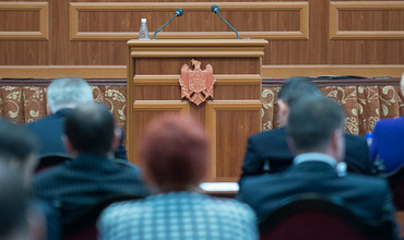 Săptămâna trecută deputaţii au adoptat, cu 63 de voturi, proiectul de lege privind implementarea sistemului electoral mixt în Republica Moldova. 
