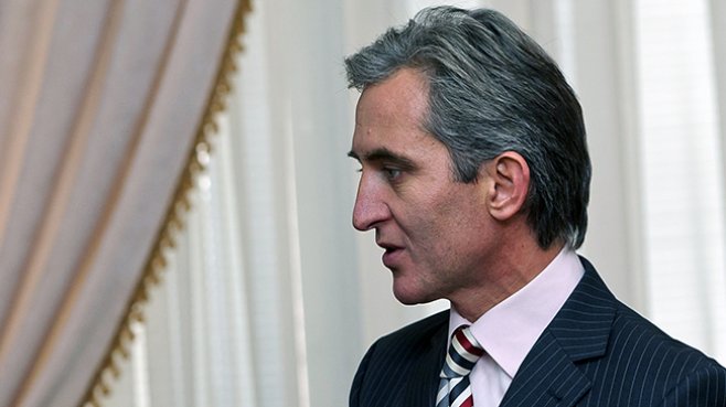 Leancă a fost de-a dreptul șocat de instrumentele pe care le folosesc medicii de la spitalul „Valentin Ignatenco” atunci când le fac operații copiilor.