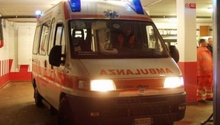 Potrivit presei italiene, femeia ar fi venit la spitalul de urgenţă cu hemoragie severă. Foto: simbol 