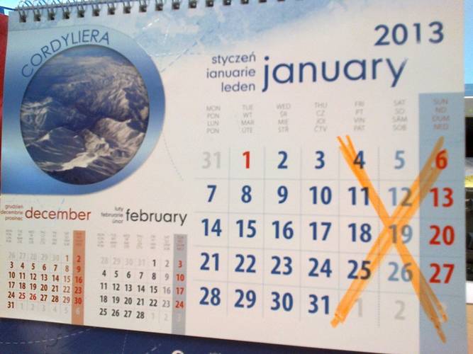 Deşi vinerea a fost adoptată ca zi liberă în Gambia, săptămâna de lucru a rămas fixată la 40 de ore, acestea fiind redistribuite în celelalte  patru zile ale săptămânii.