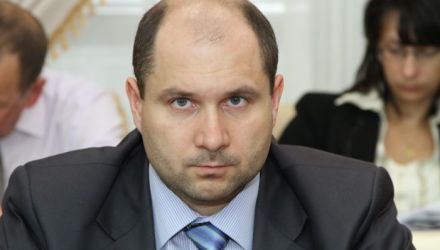 Directorul ANRE a menționat că petroliștii care au majorat astăzi prețurile fără a anunța agenția ar putea fi sancționați. 