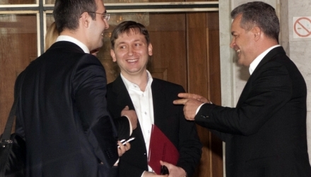 „Dar eu am muncit pentru binele partidului şi am avut dreptul să iau o decizie”, crede Sîrbu.