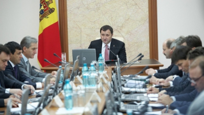 Tot luni, Consiliul Politic al Partidului Socialiştilor urmează să decidă, în cadrul unei şedinţe, dacă votează moţiunea de cenzură.