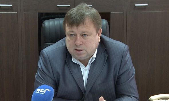 În replică, Mihai Cîrlig a sugerat că primarul face declarații emotive în ultima perioadă de timp fiind nemulțumit de propria prestație.