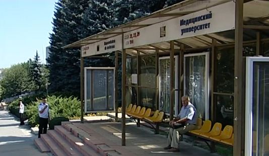 На сегодняшний день 80 процентов остановок просто разрушены.