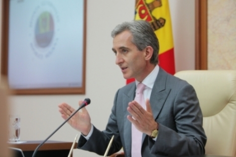 Prim-ministrul a specificat că şedinţele Guvernului vor continua să fie publice, deşi în ţările europene lucrările Executivului nu sînt transmise în direct.