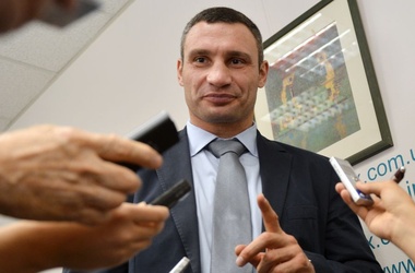 Виталий Кличко опроверг слухи о своем уходе из бокса.