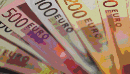 Poliţia din Republica Cehă au difuzat aceste imagini, după ce mai multe bancnote au fost schimbate la un oficiu valutar