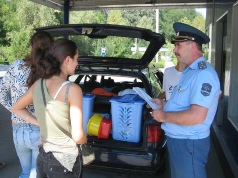 În colaborare cu lucrătorii vamali, polițiștii de frontieră au descoperit un caz de contrabandă cu țigări